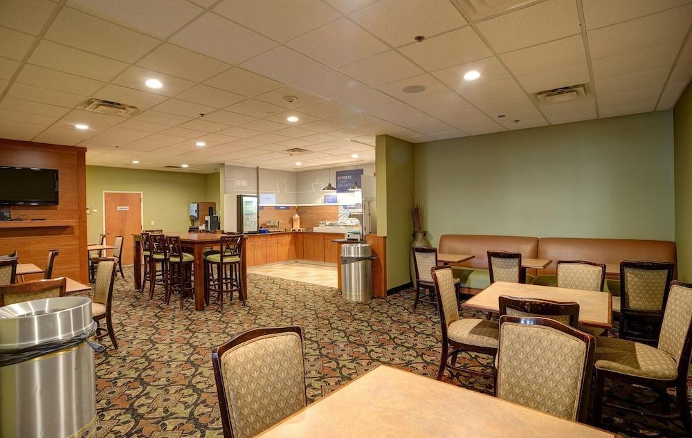 Holiday Inn Express La Plata By Ihg Exterior photo